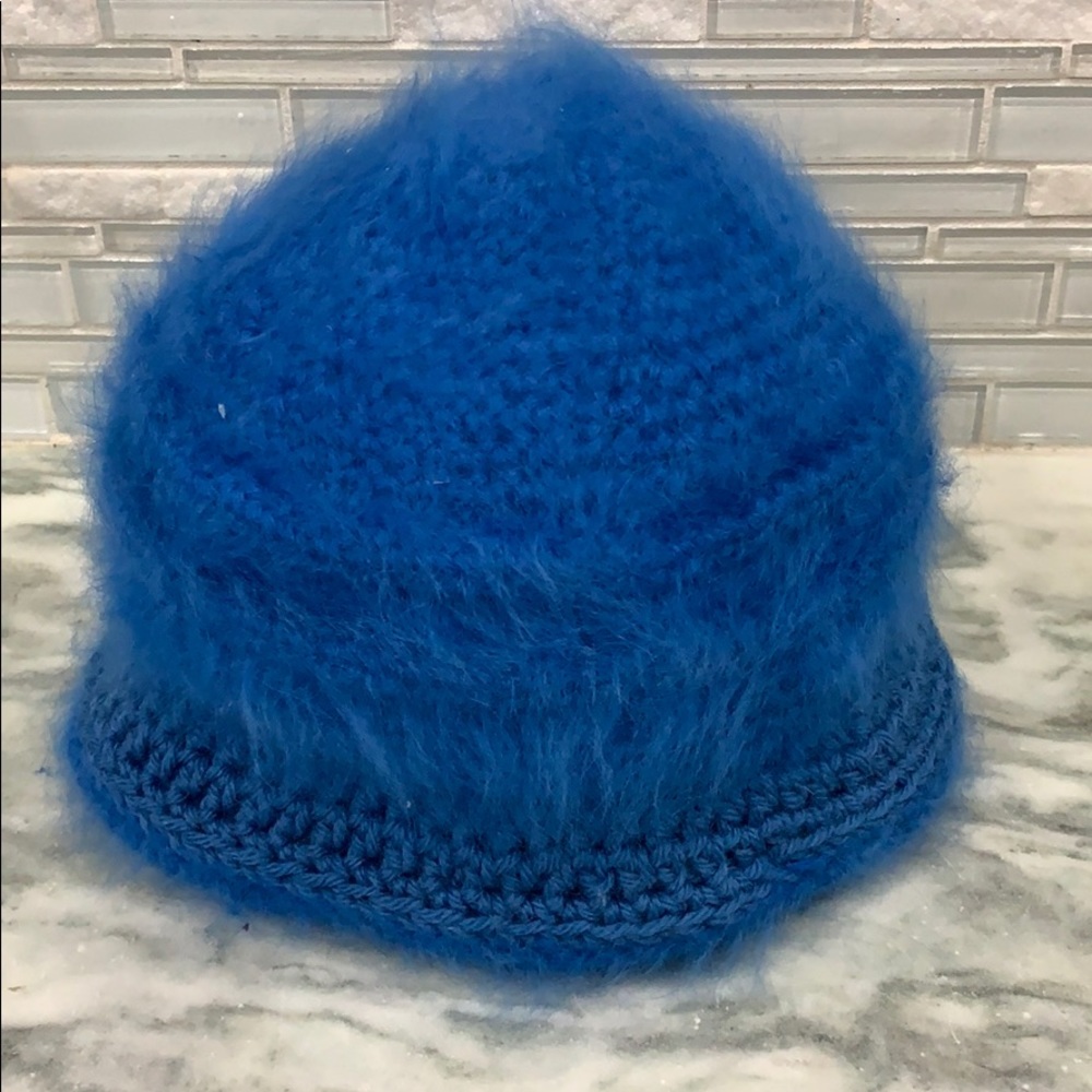 Soft fuzzy winter hat ❄️